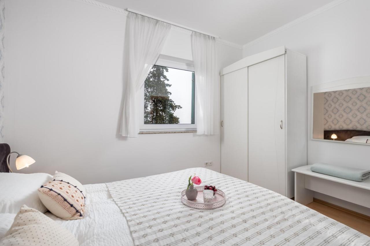 Summer Breeze Apartment With A Pool Опатия Экстерьер фото