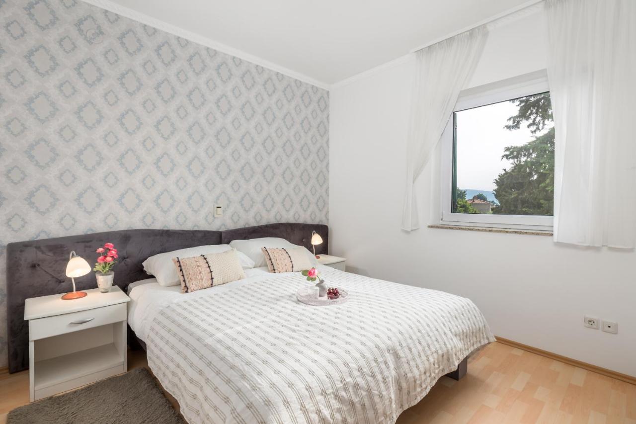 Summer Breeze Apartment With A Pool Опатия Экстерьер фото