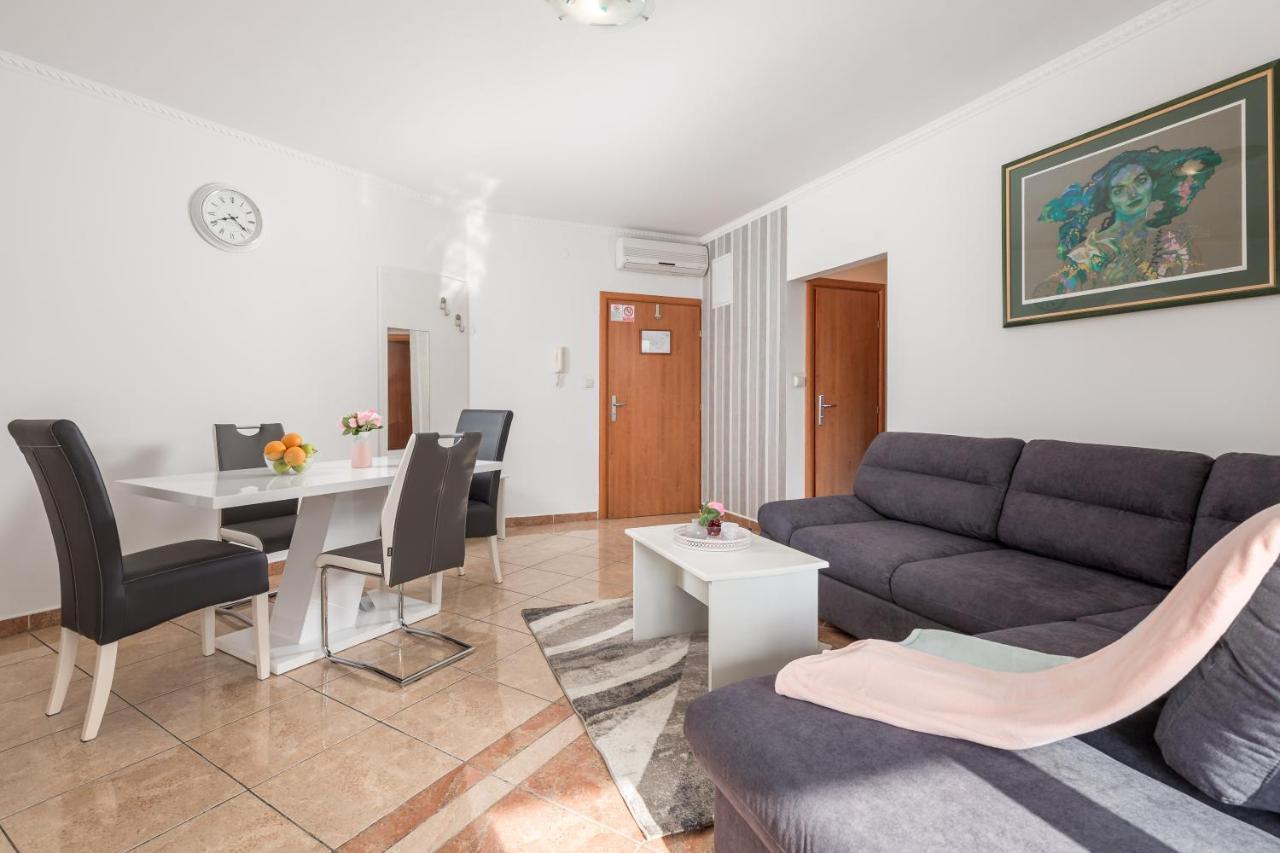 Summer Breeze Apartment With A Pool Опатия Экстерьер фото