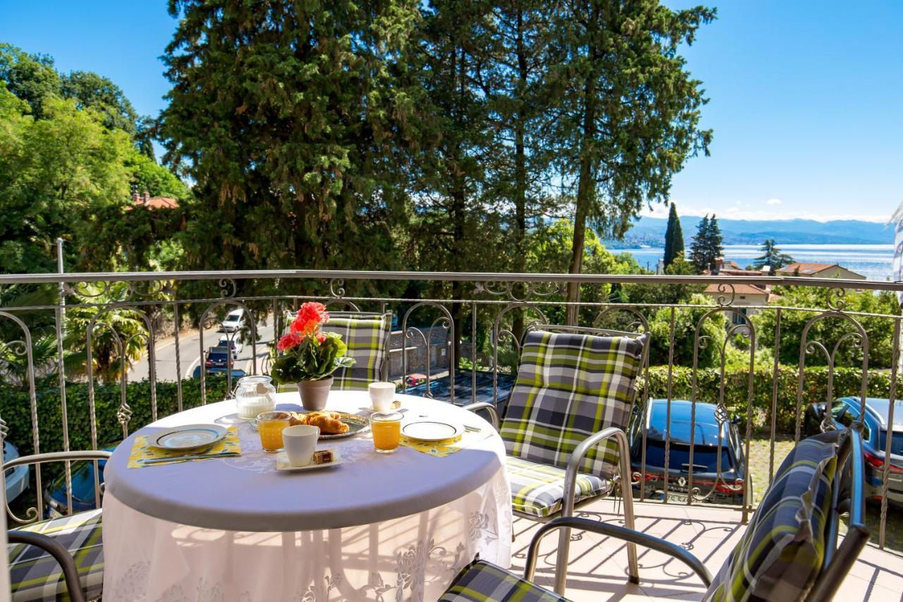 Summer Breeze Apartment With A Pool Опатия Экстерьер фото